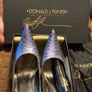 Authentic Donald J Pliner ⭐️👠 8.5